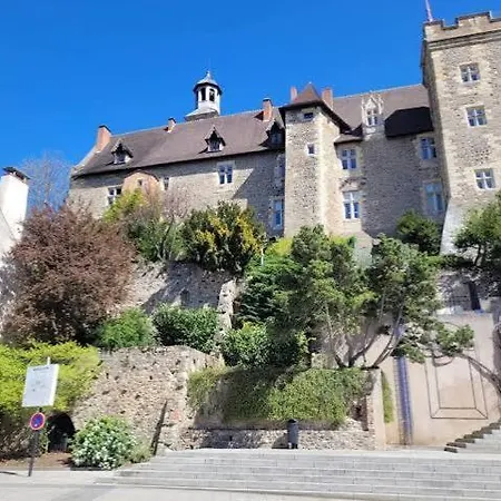 Au Coeur De La Vieille De *